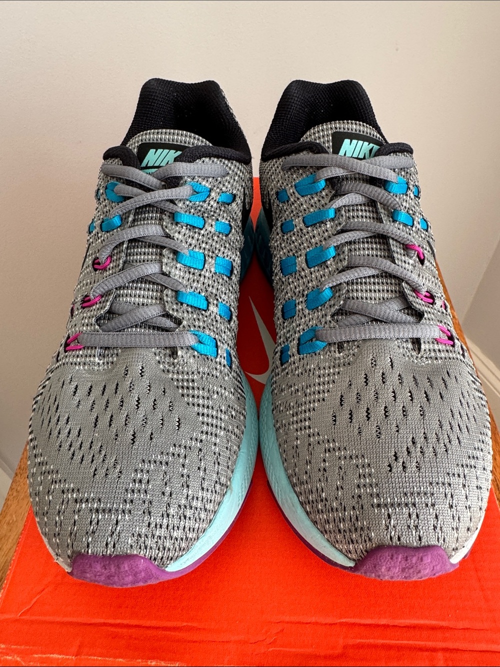 Nike Women's Air Zoom Structure 19 - Grey/Black/Fuchsia, Size 8